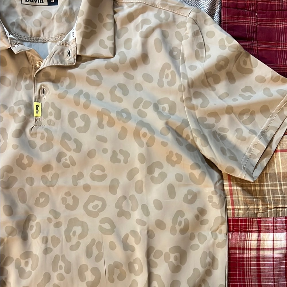 Tan Polo Shirt with Subtle Pattern - Picture 4 of 7